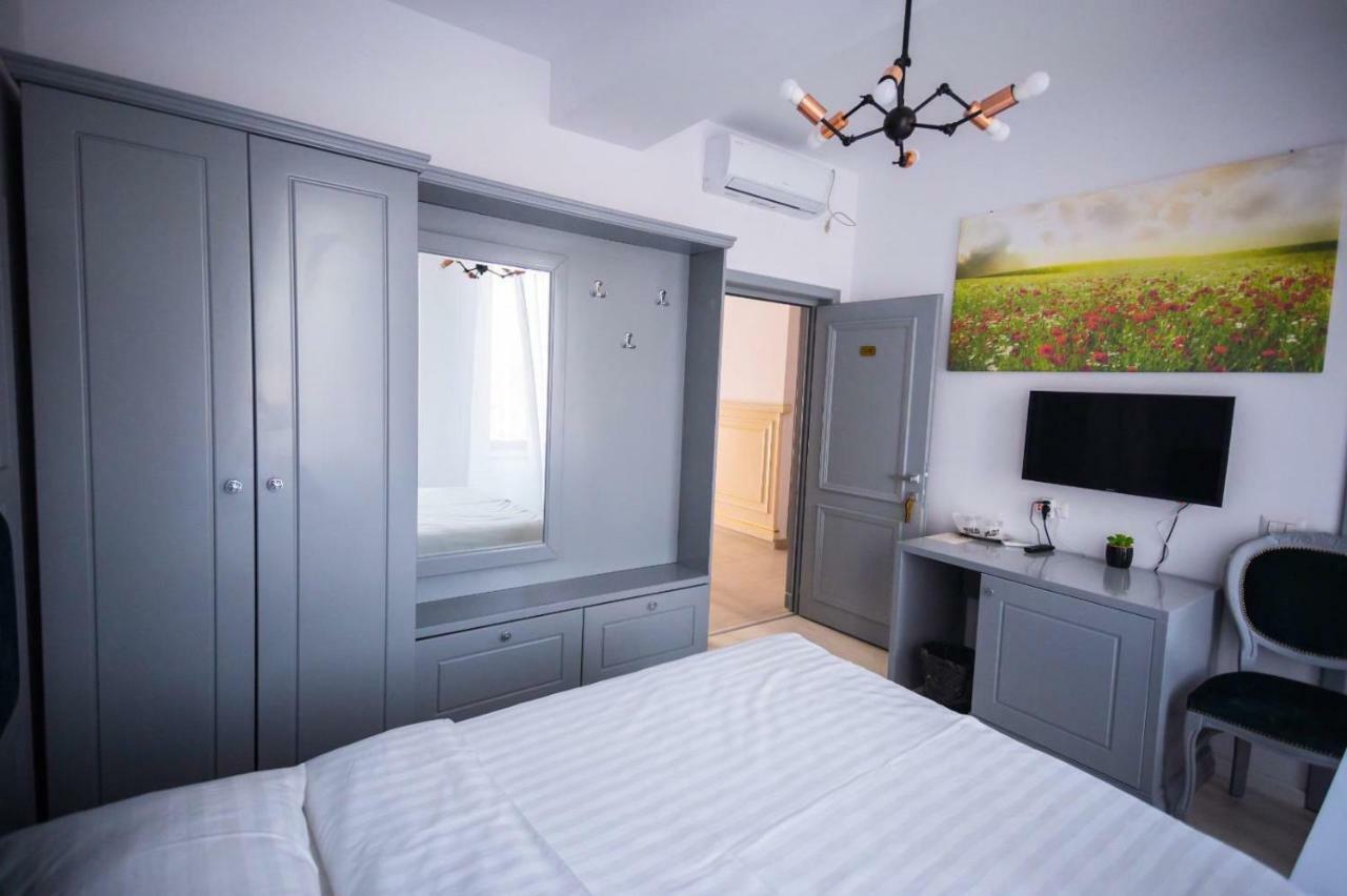 Hotel Glaris Tirgu Frumos Exteriör bild